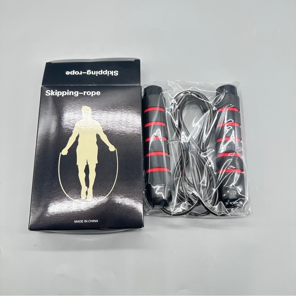 👉 Skipping Rope with Foam Grip Handles – New in Box • Condition: Brand New